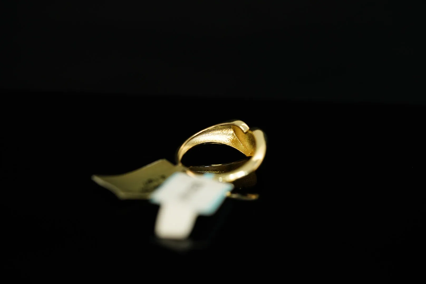 14k Golden Heart – Flat Heart Ring for a Refined, Romantic Look
