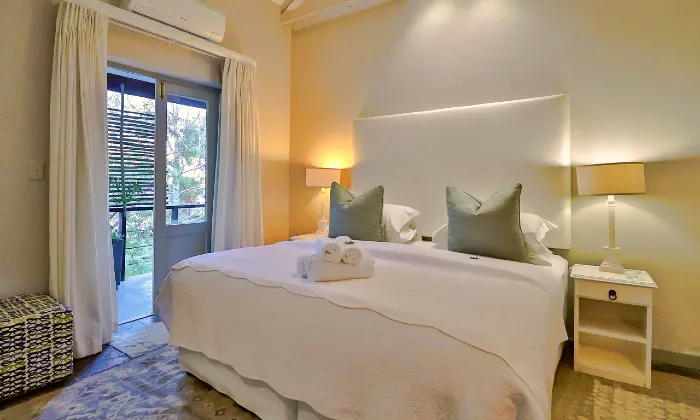 Western Cape: 2-Night B&B Stay for Two including Breakfast at Hermanus Lodge on the Green