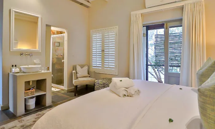 Western Cape: 2-Night B&B Stay for Two including Breakfast at Hermanus Lodge on the Green