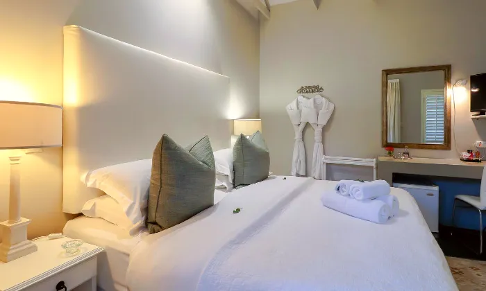 Western Cape: 2-Night B&B Stay for Two including Breakfast at Hermanus Lodge on the Green